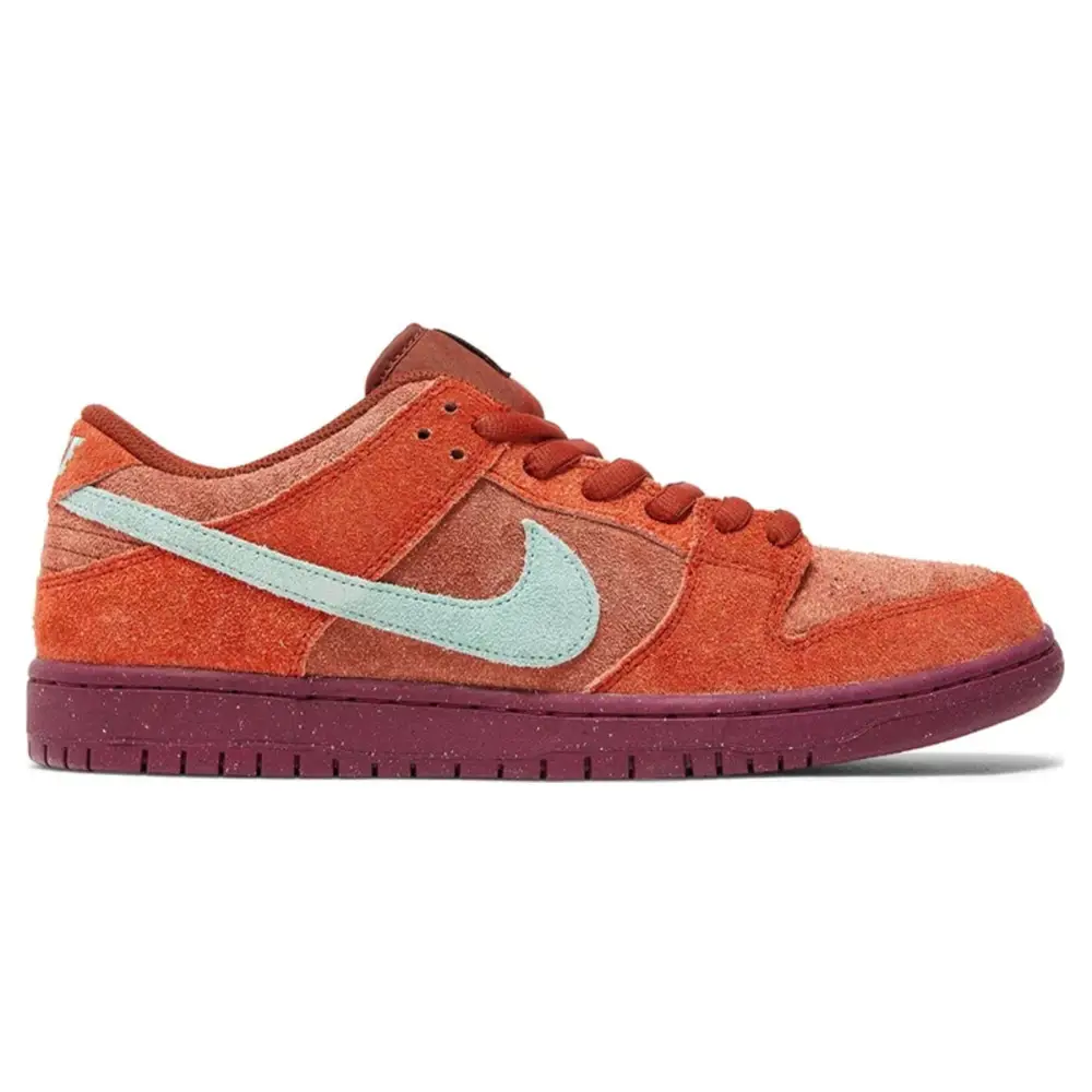 Nike Dunk Low SB 'Mystic Red' 4E8BF639