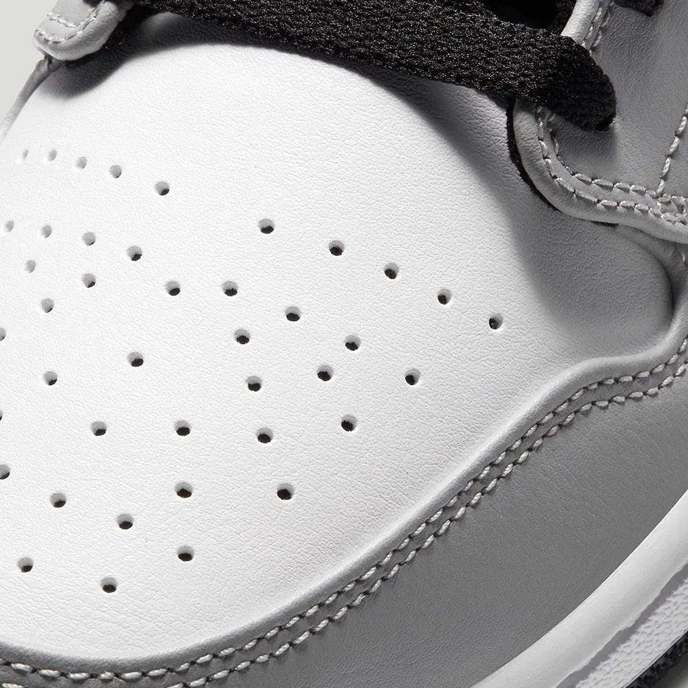 Air Jordan 1 Low “Light Smoke Grey” 
