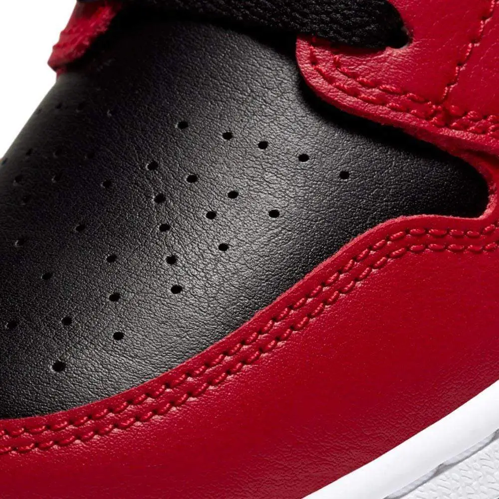Air Jordan 1 Mid Chicago Black Toe GS 
