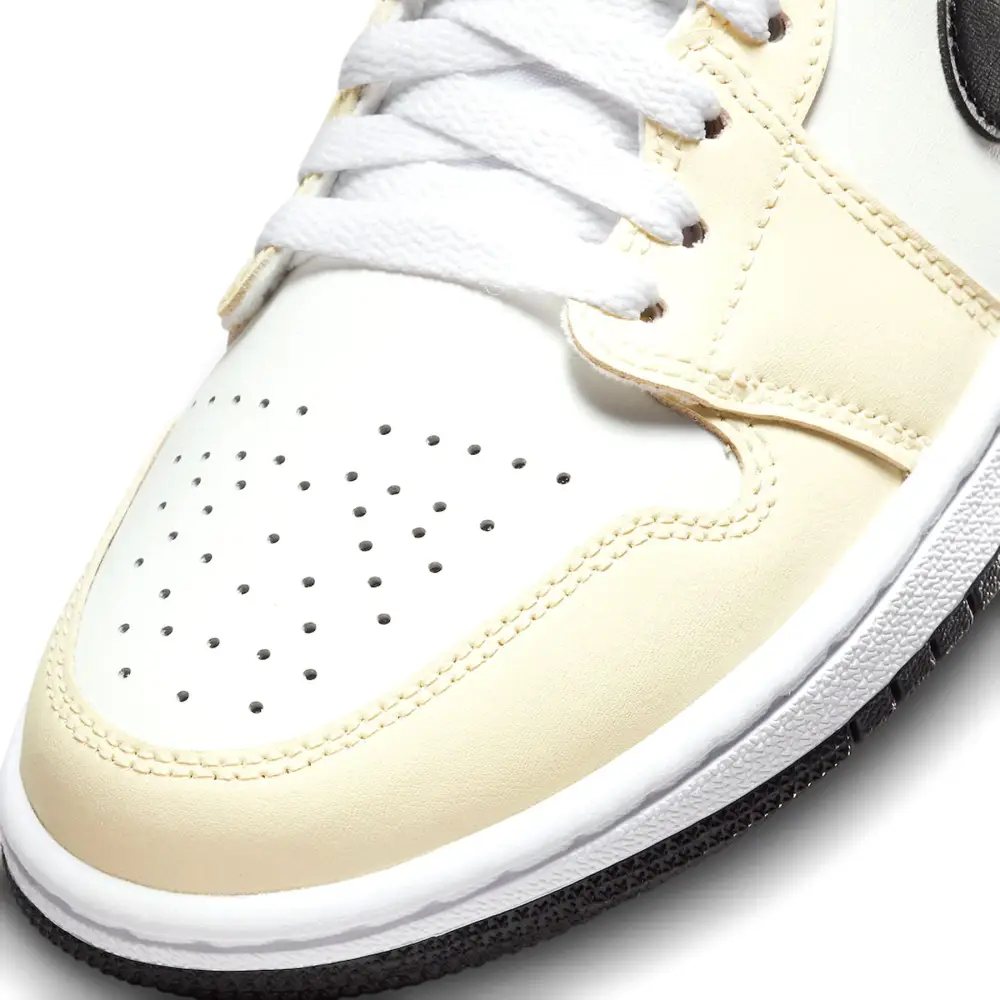 Air Jordan 1 Mid Wmns 'Coconut Milk' 
