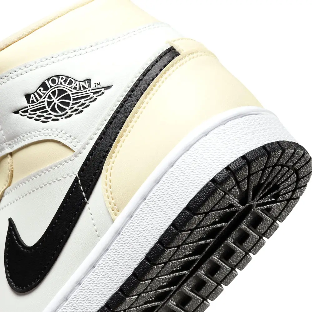 Air Jordan 1 Mid Wmns 'Coconut Milk' 