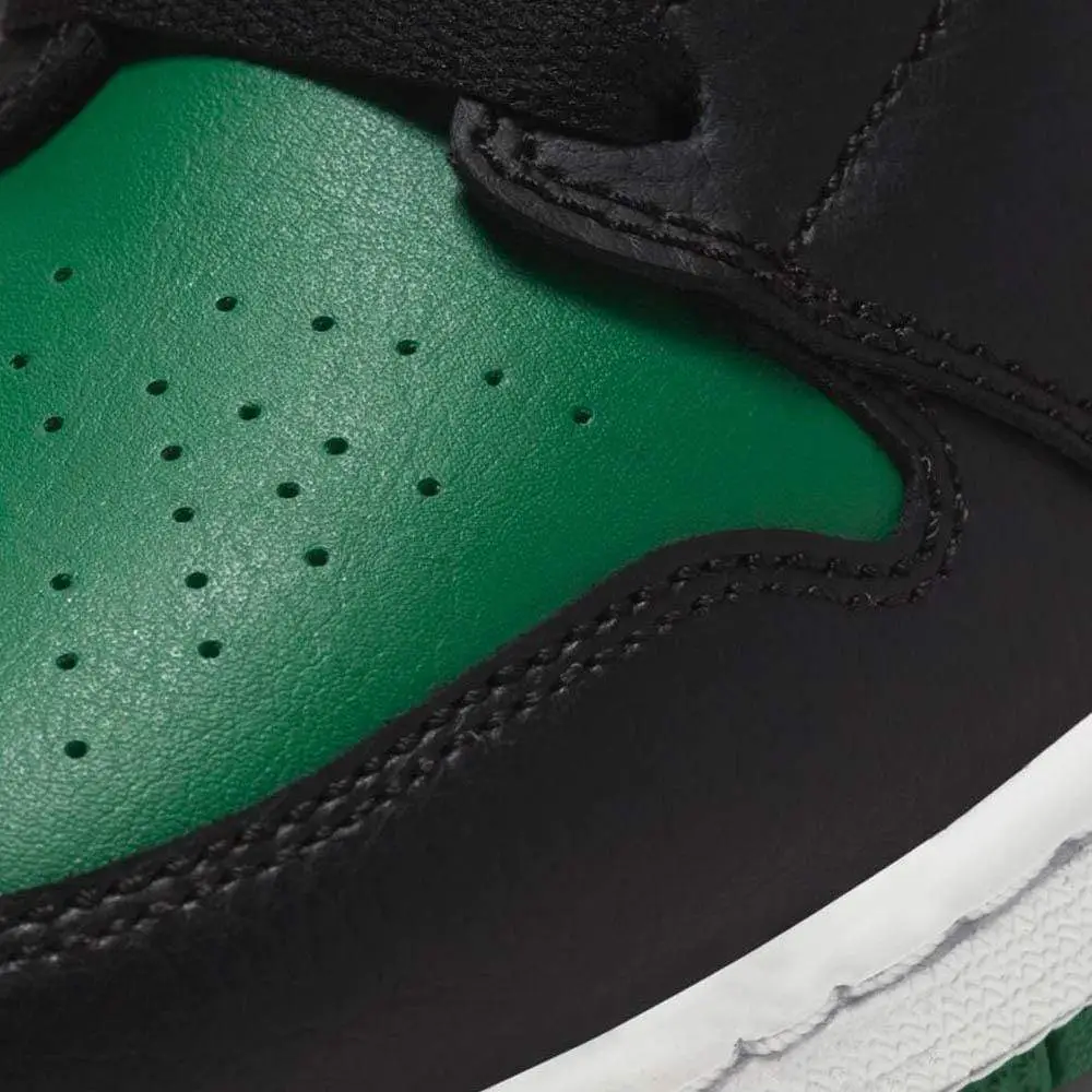 Air Jordan 1 Mid GS 'Black Pine Green' 