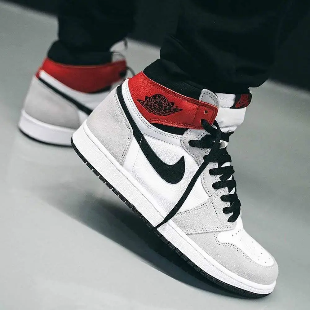 Air Jordan 1 Retro High OG 'Smoke Grey' 