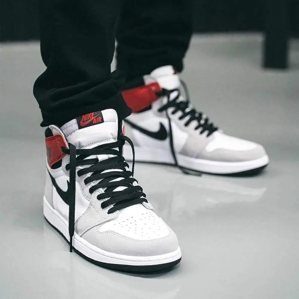 Air Jordan 1 Retro High OG 'Smoke Grey' 