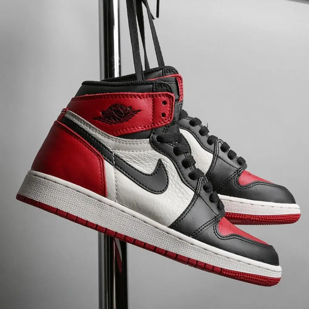 Air Jordan 1 Retro High OG GS "Bred Toe" 744CA406