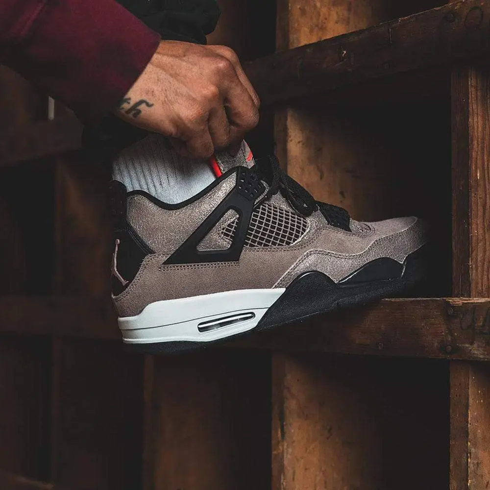 Air Jordan 4 Retro 'Taupe Haze' 