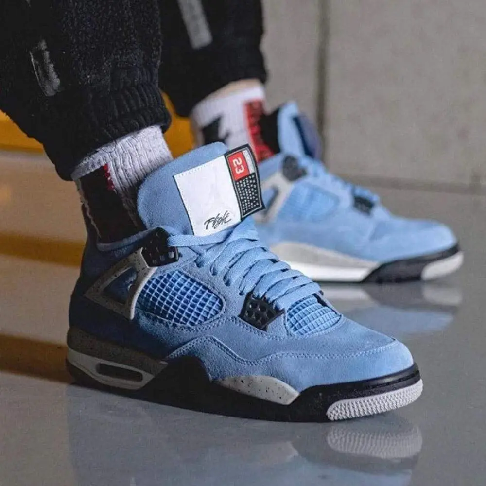 Air Jordan 4 Retro 'University Blue' 