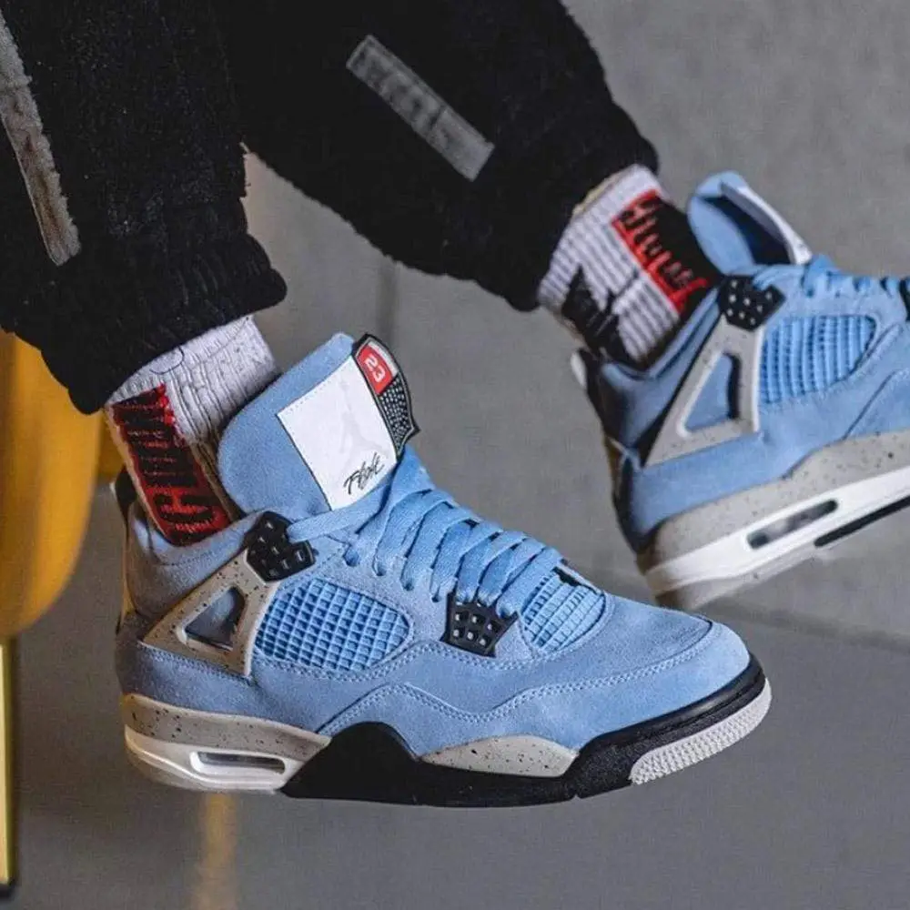 Air Jordan 4 Retro 'University Blue' 