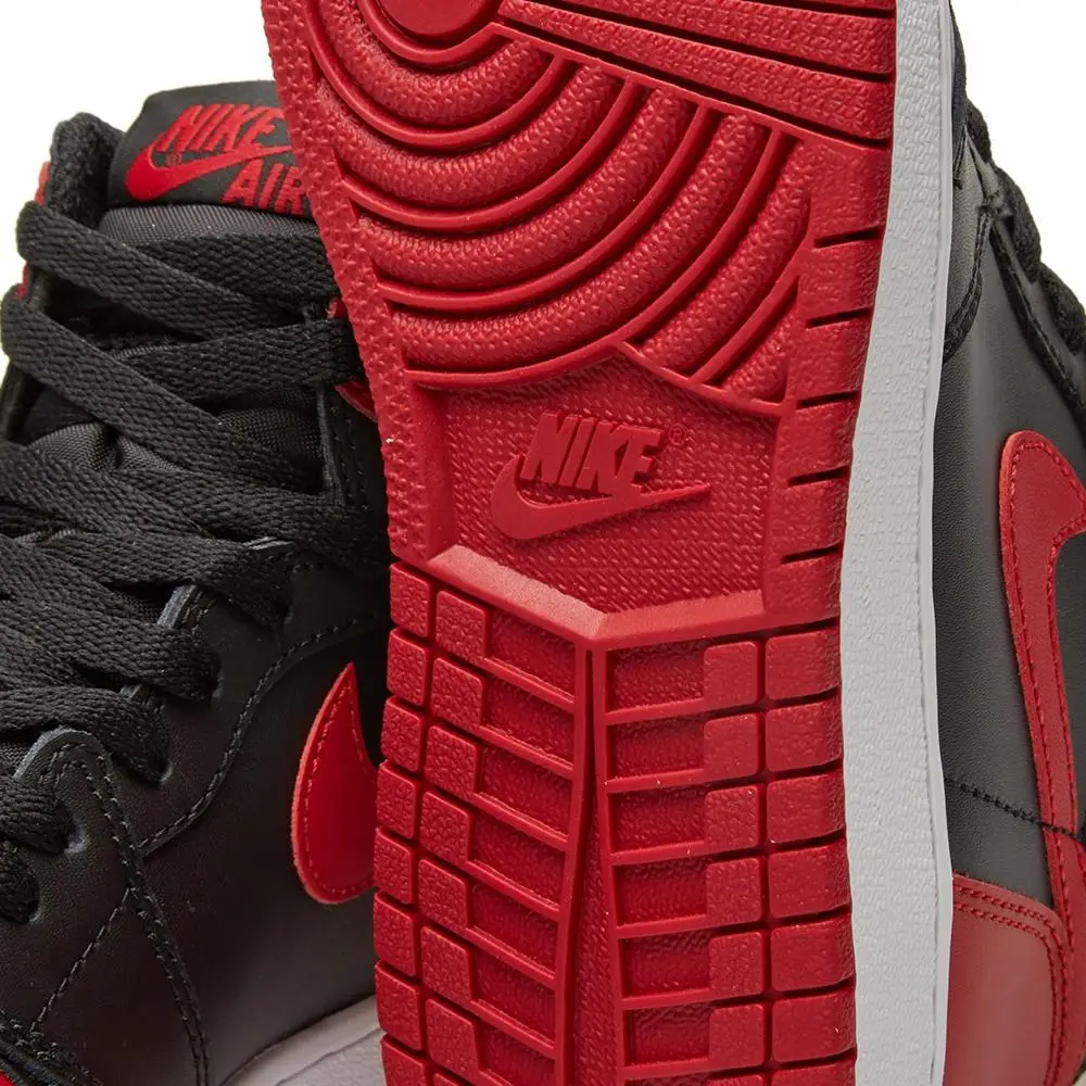Air Jordan 1 Retro High OG Bred 2016 Banned 