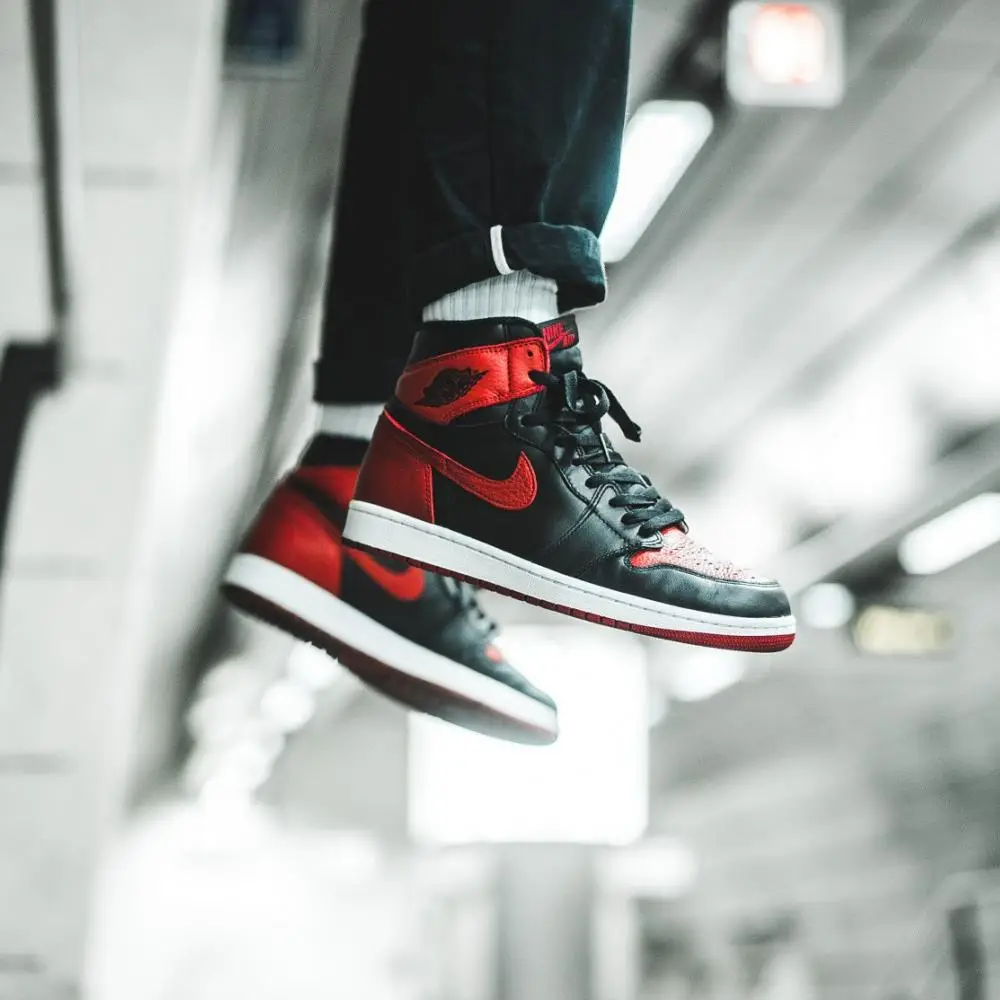 Air Jordan 1 Retro High OG Bred 2016 Banned 