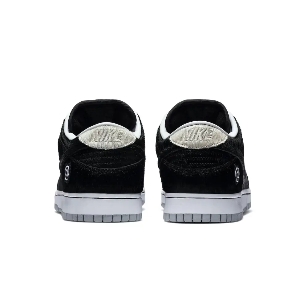 Medicom Toy x Dunk Low SB 'BE@RBRICK' 