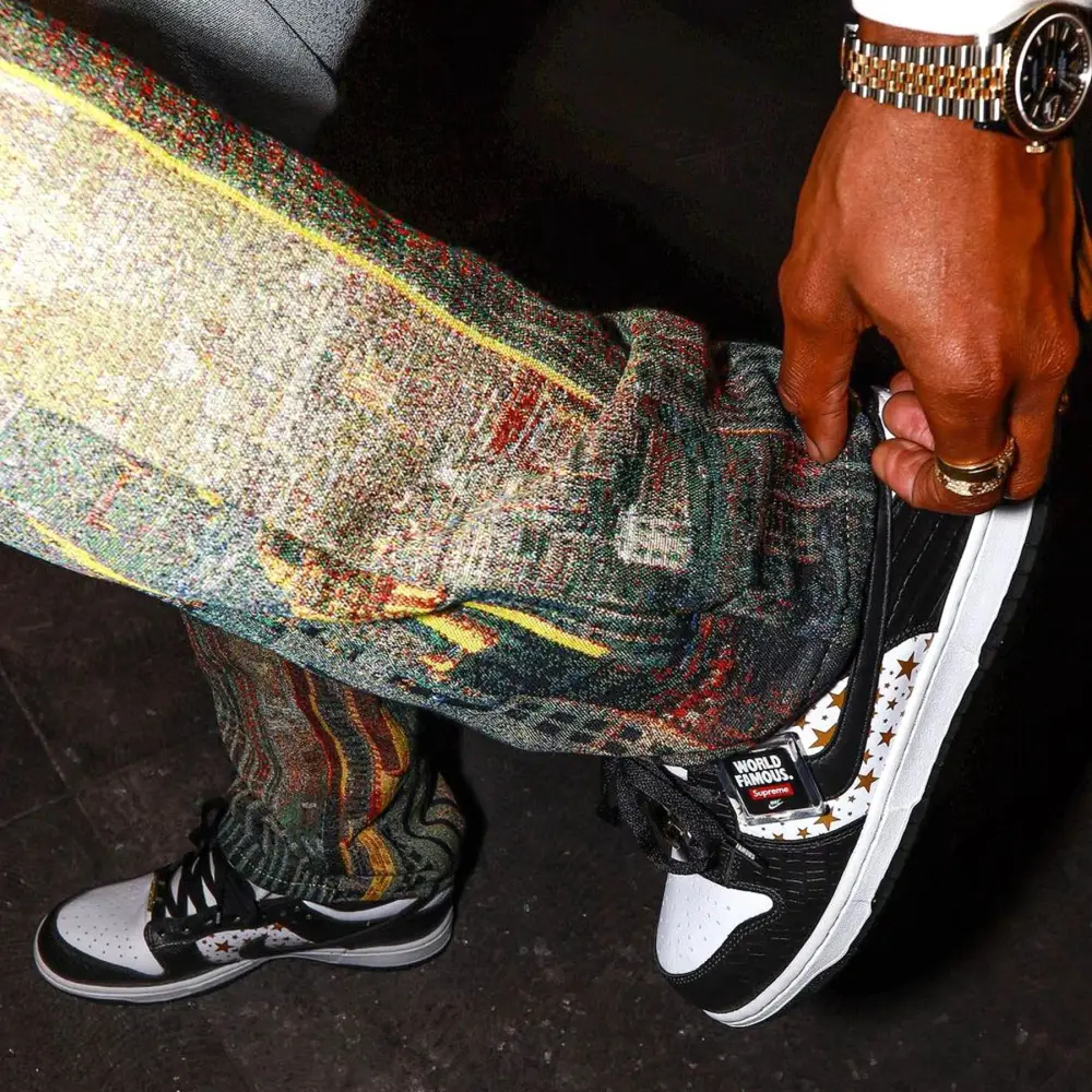 Supreme x Nike Dunk Low OG SB QS 'Black' 