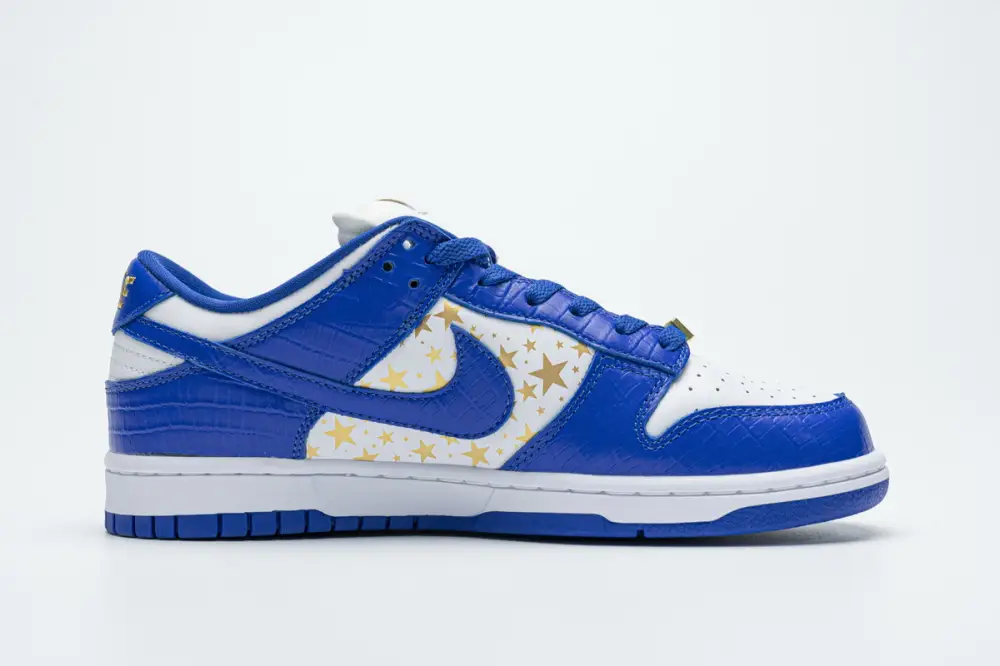 Supreme Supreme Dunk Reps x Nike SB Dunk Low "Blue Stars” DH3228-100