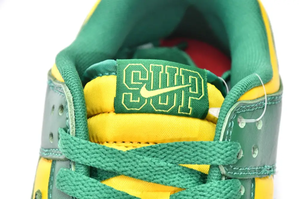 (OG)Supreme x Nike SB Dunk Low Brazil  DO7412-983 