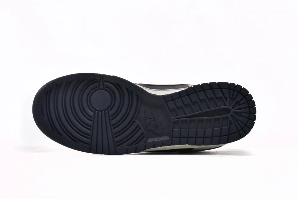 HUF x Nike SB Dunk Low NYC FD8775-100 