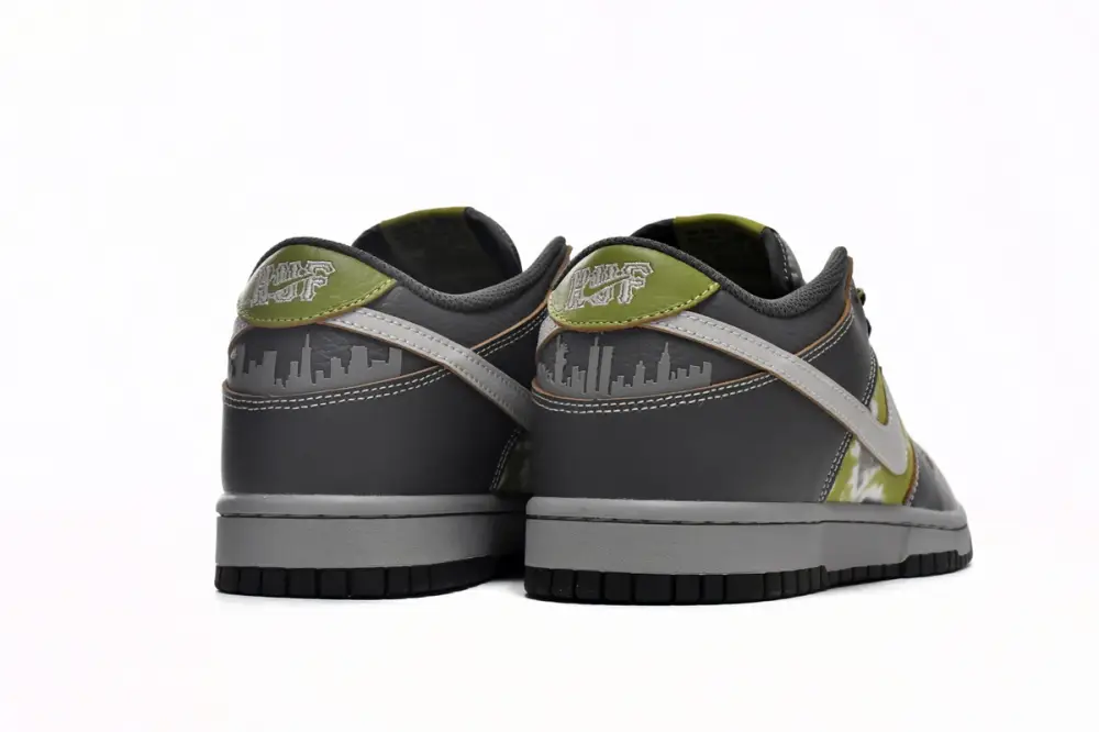 Nike Dunk Low SB Friends and Family FD8775-002 