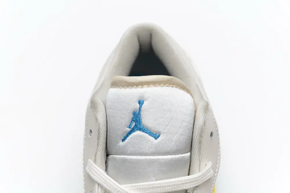 Air Jordan 1 Low Palm Tree CK3022-107 