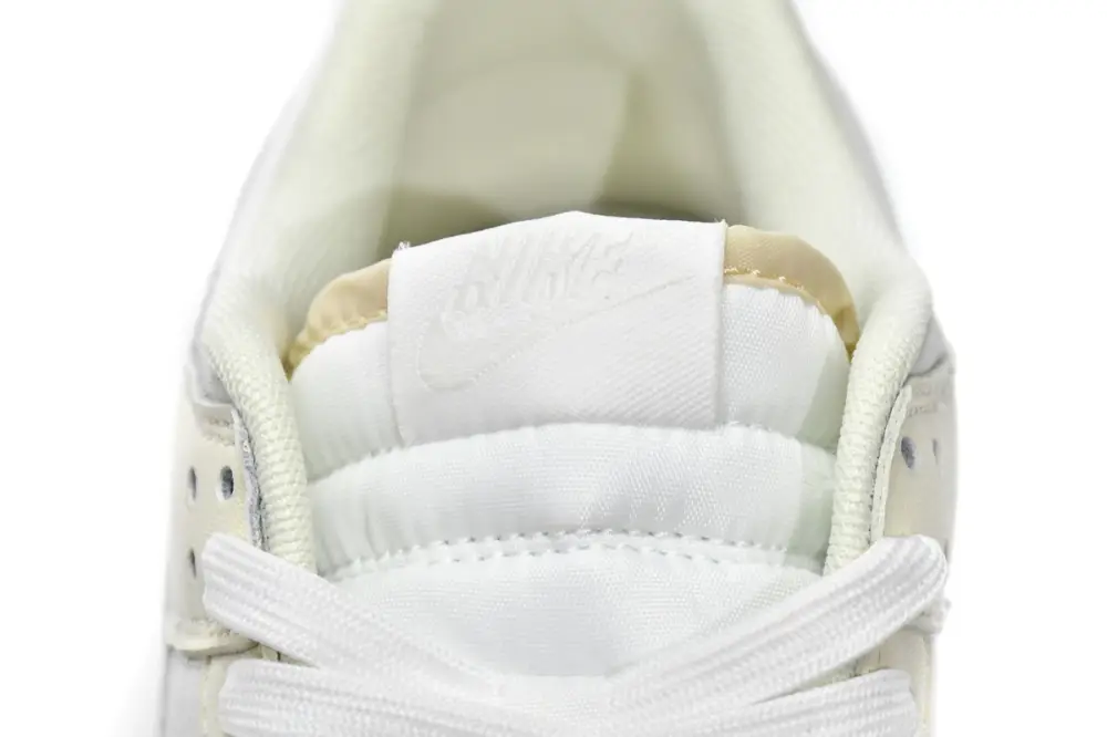 Nike  Dunk Low Coconut Milk DJ6188-100 