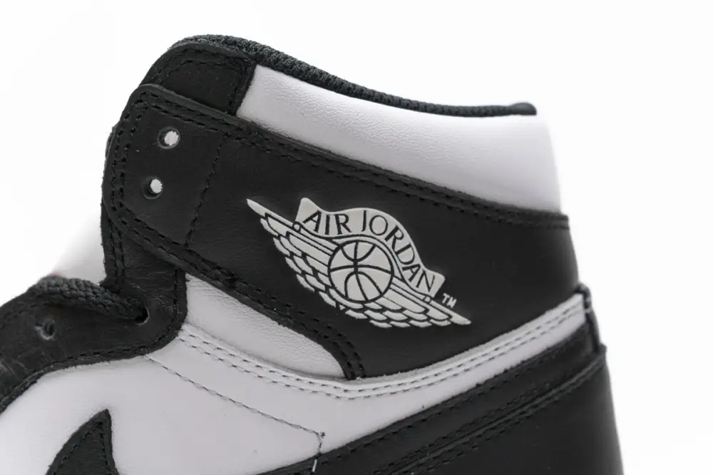 Air Jordan 1 Retro  High Black White (2014) 555088-010 