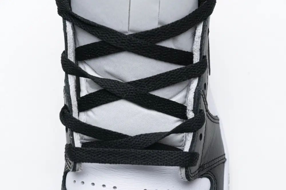 Air Jordan 1 Retro Black Toe (2016) 555088-125 