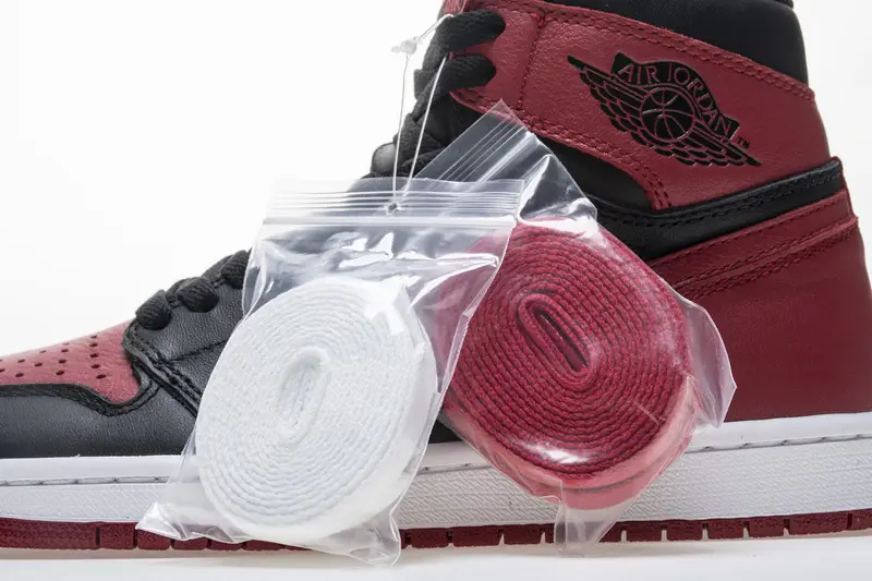 Air Jordan 1 Jordan 1 Bred Banned reps Retro High Bred Banned (2016) 555088-001