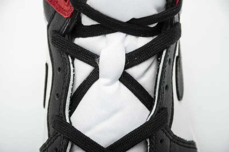 Air Jordan 1 Retro High Satin Black Toe CD0461-016 