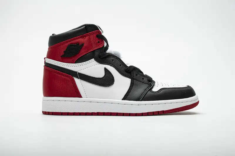 Air Jordan 1 Retro High Satin Black Toe CD0461-016 