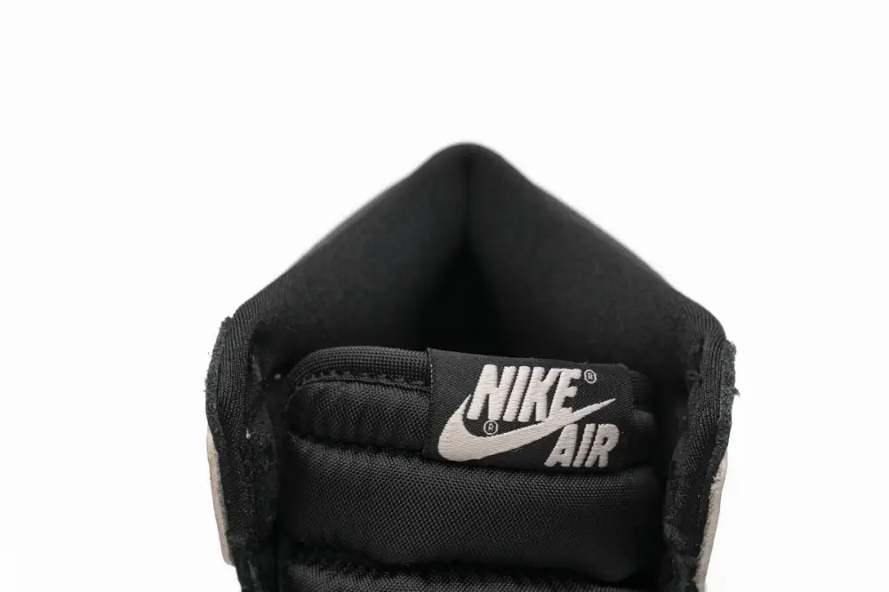 Air Jordan 1 Retro High Black Crimson Tint 555088-081 