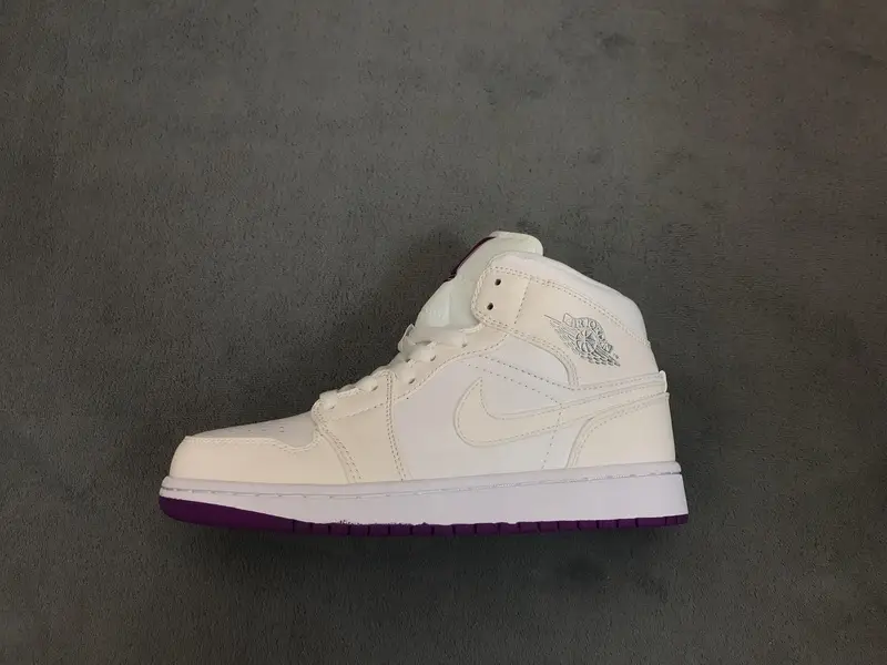 Air Jordan 1 Mid SE White Fuchsia Blast 555112-100 C723388