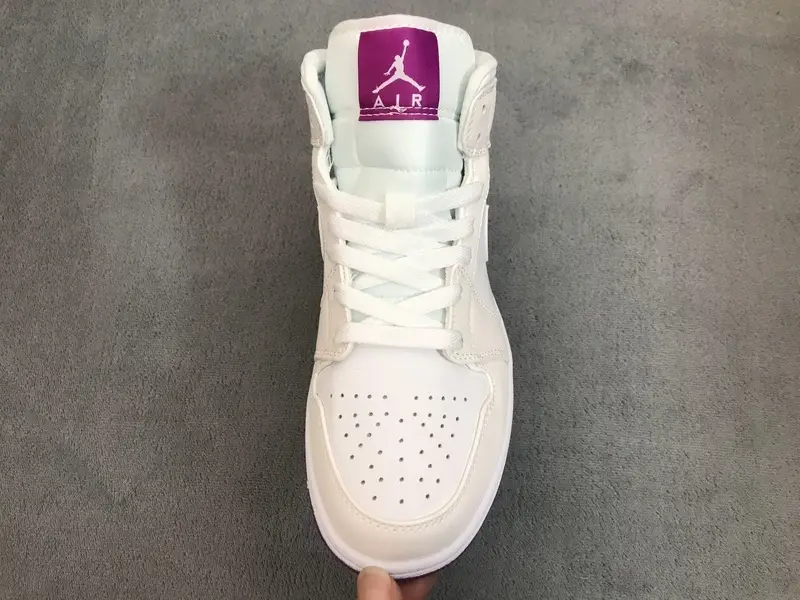 Air Jordan 1 Mid SE Jordan 1 Mid White Fuchsia Blast 555112-100