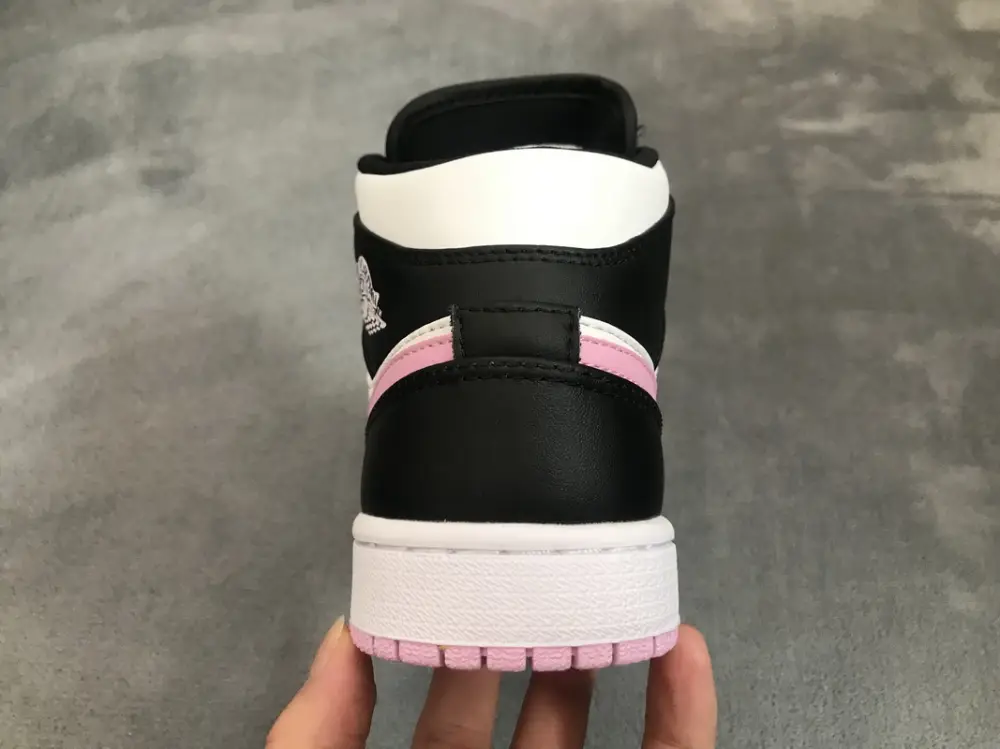 Air jordan 1 mid replica Jordan 1 Mid White Black Light Arctic Pink (GS) 555112-103