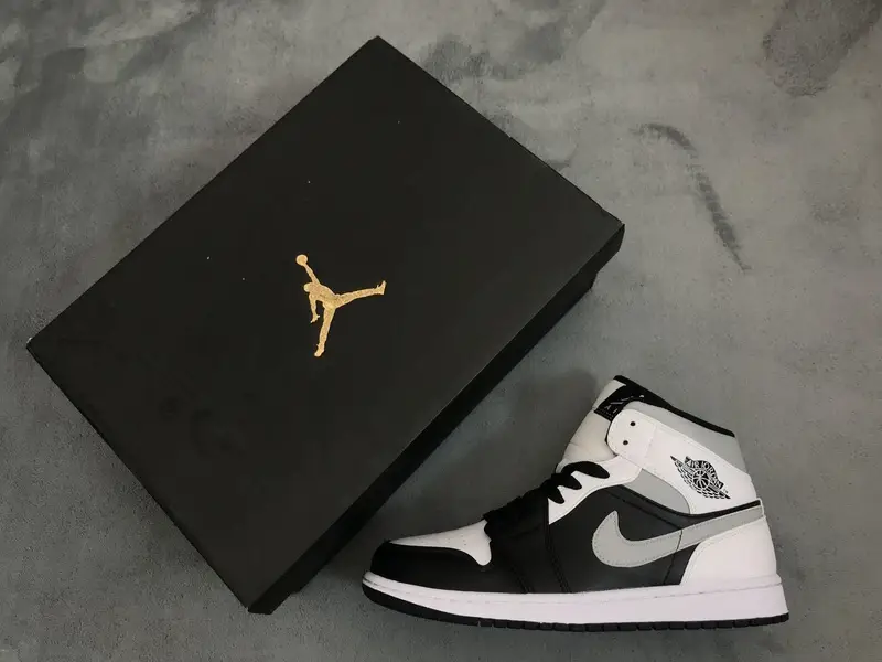 Air Jordan 1 Mid Jordan 1 Mid White Shadow 554724-073