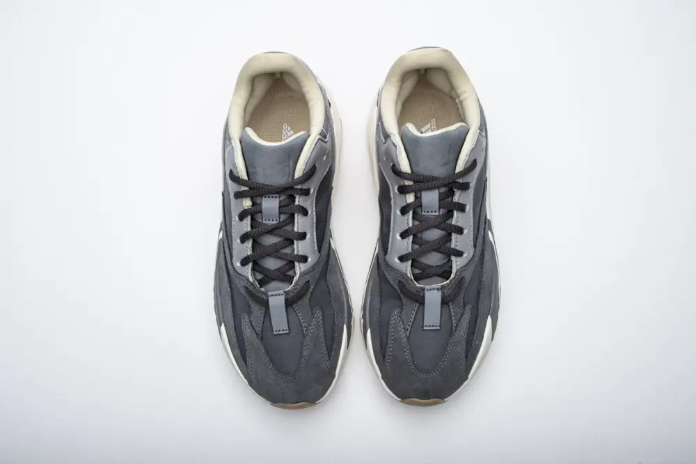 Yeezy Boost 700 v2 Magnet FV9922 