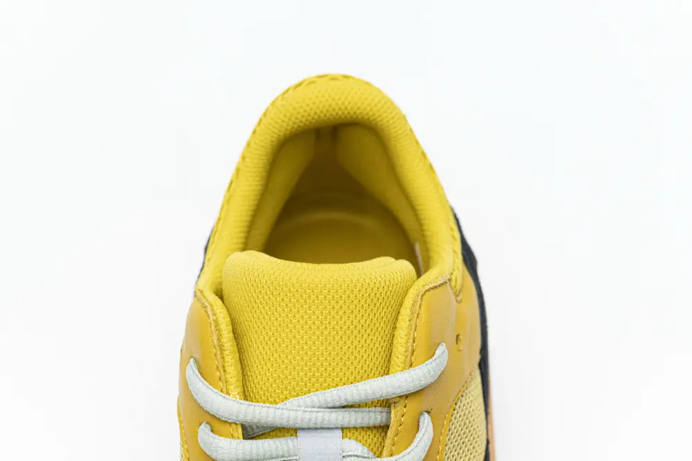 Yeezy Yeezy 700 Boost 700 Sun GZ6984