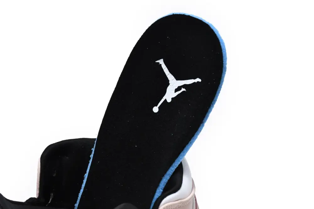 Air Jordan 1 Mid Crimson Tint Toe (GS) 554725-133 
