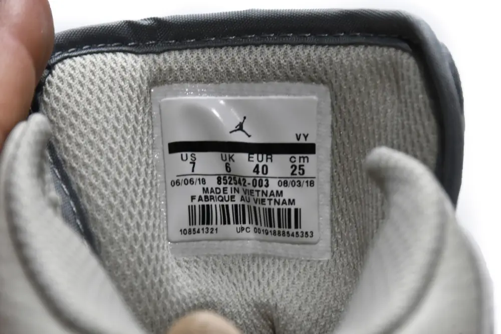 Air Jordan 1 Mid Light Bone 852542-003 