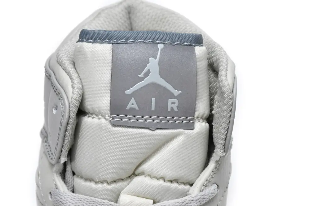 Air Jordan 1 Mid Light Bone 852542-003 