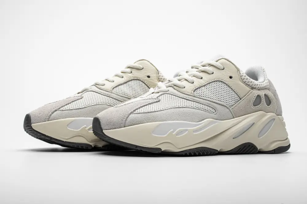 Yeezy Yeezy 700 Boost 700 Analog EG7596