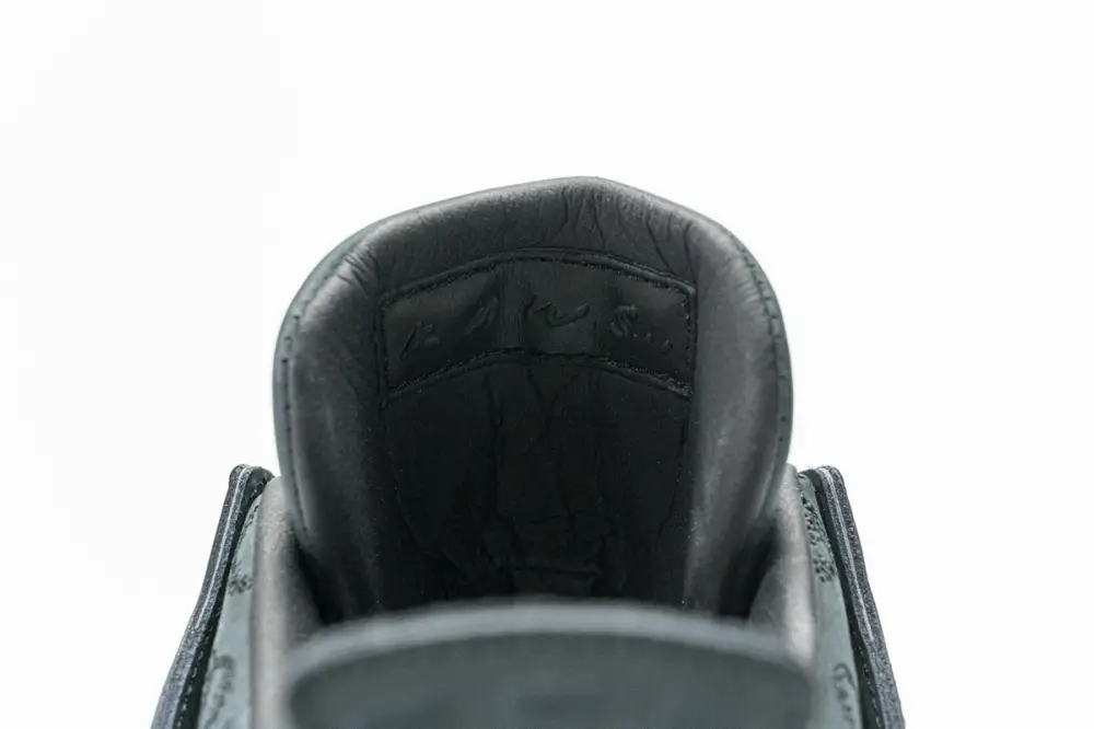 Air Kaws black jordan 4 reps Jordan 4 Retro KAWS Black 930155-001