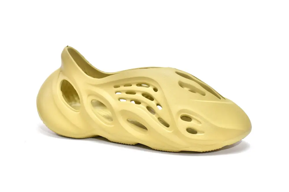 adidas Yeezy Foam Yeezy Foam Runner Sulfur GV6775