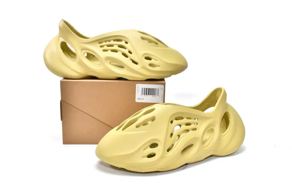 adidas Yeezy Foam Yeezy Foam Runner Sulfur GV6775