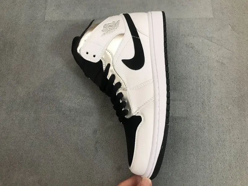 Air Jordan 1 Mid Alternate Think 16 554724-121 