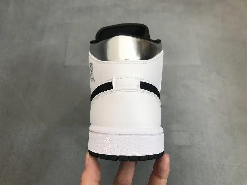 Air Jordan 1 Mid Alternate Think 16 554724-121 