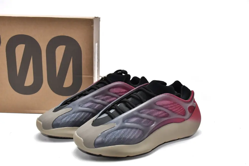 adidas Yeezy 700 Yeezy 700 V3 Fade Carbon GW1814