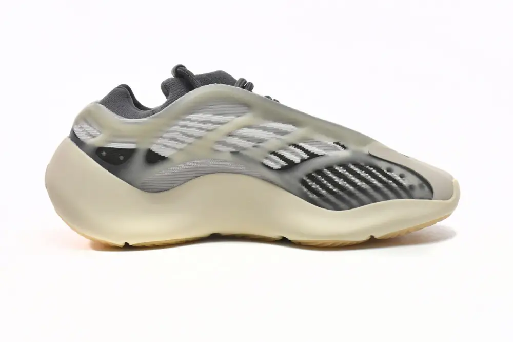 adidas Yeezy 700 V3 Fade Salt yeezy 700 ID1674
