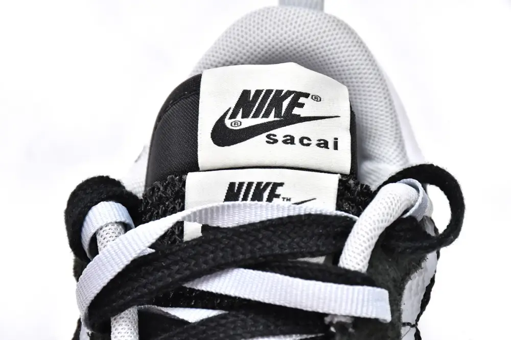 Sacai x Nike  Nike Vaporfly Pegasua Vaporfly Black White CV1363-001