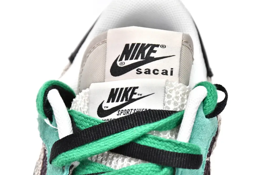 Sacai Sacai x Nike Vaporfly x Nike Pegasua Vaporfly String Black Villain Red DD3035-200