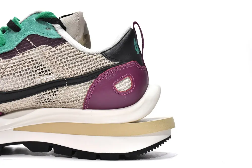 Sacai Sacai x Nike Vaporfly x Nike Pegasua Vaporfly String Black Villain Red DD3035-200