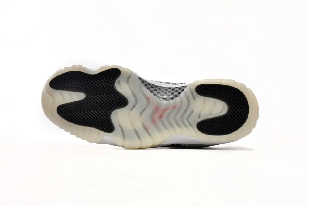 Air Jordan 11 Retro Low Jordan 11s LOW Light Bone Snakeskin CD6846-002
