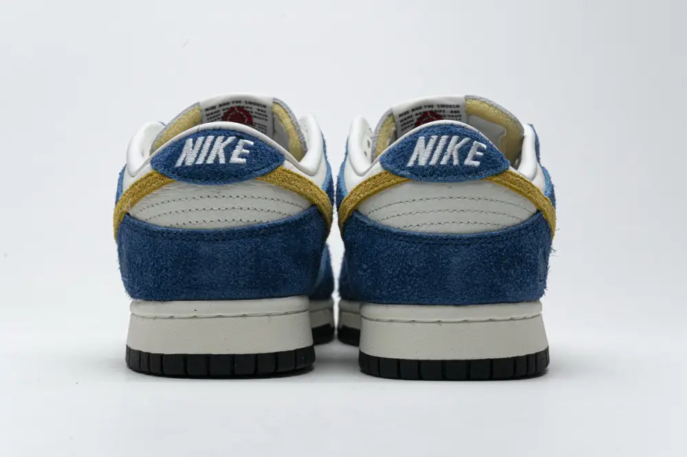 Kasina x Nike Dunk Low “80s Bus” CZ6501-100 
